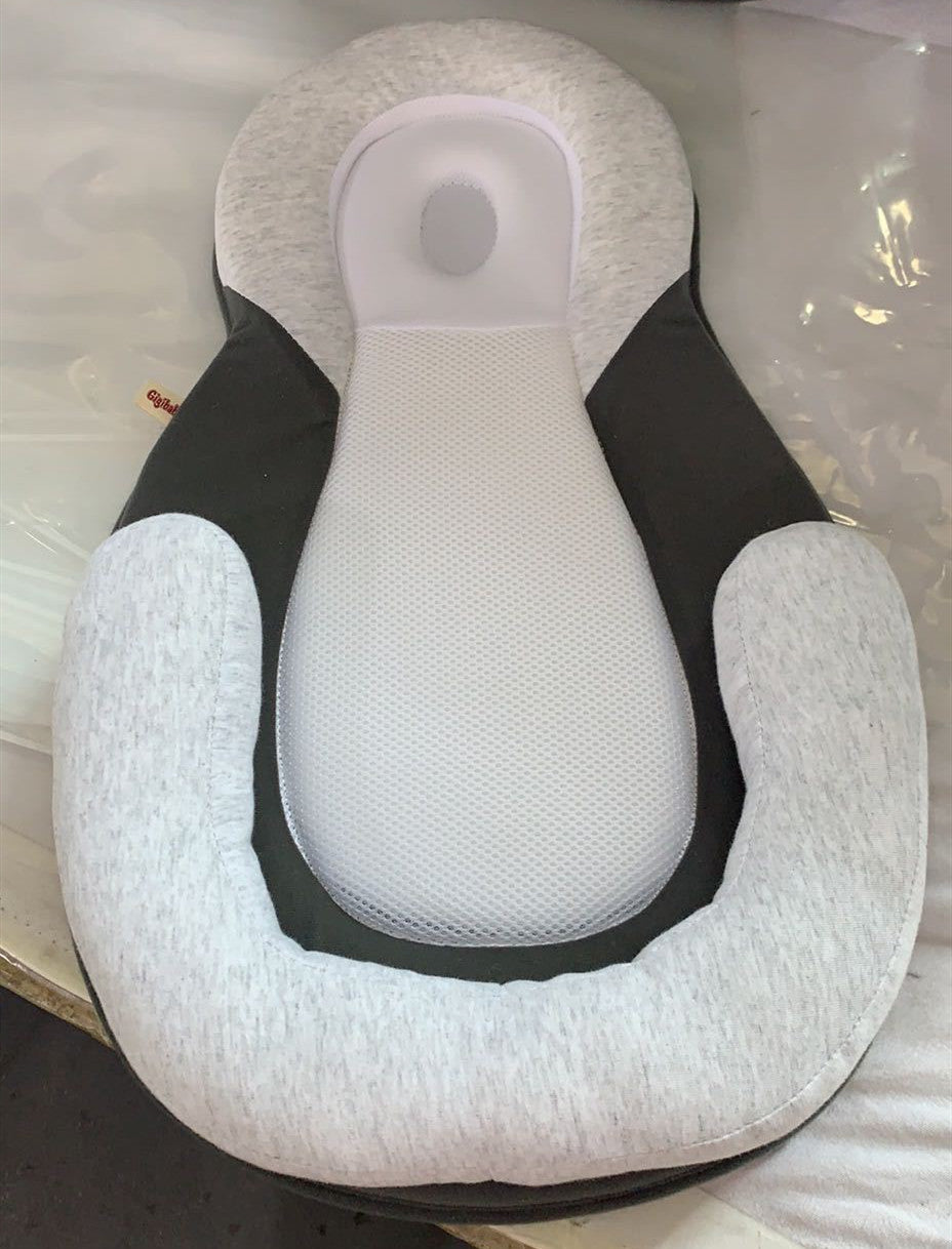 Portable Newborn Baby Crib – Folding Travel Bed with Soft Cotton Cushion
