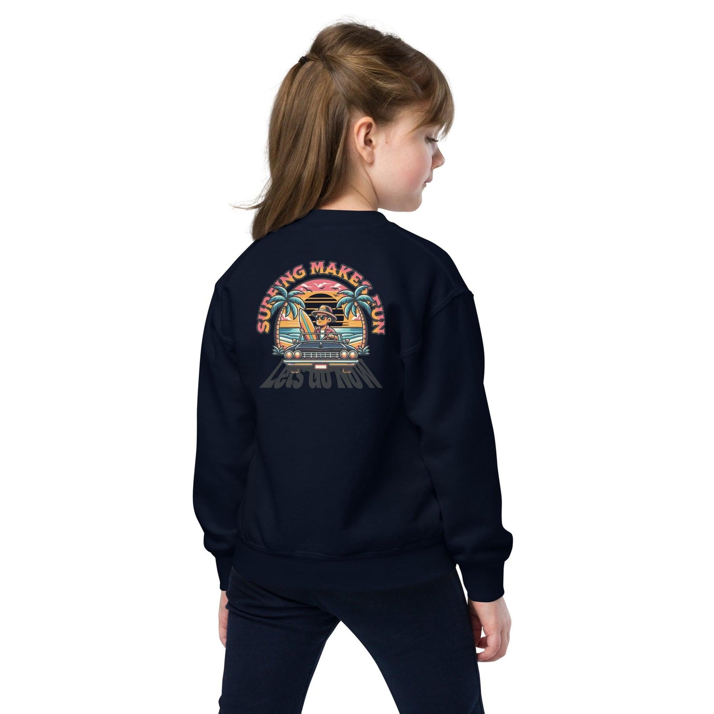 Surfing makes fun | Gildan Youth crewneck sweatshirt - Teffie